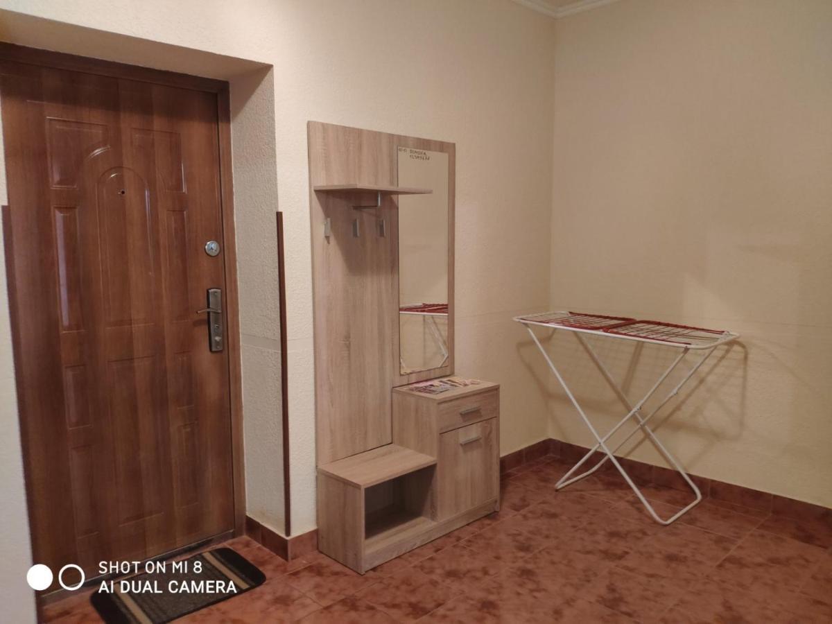 Apartments Domovik Мостова 5 Кв 37 Мукачево Екстер'єр фото